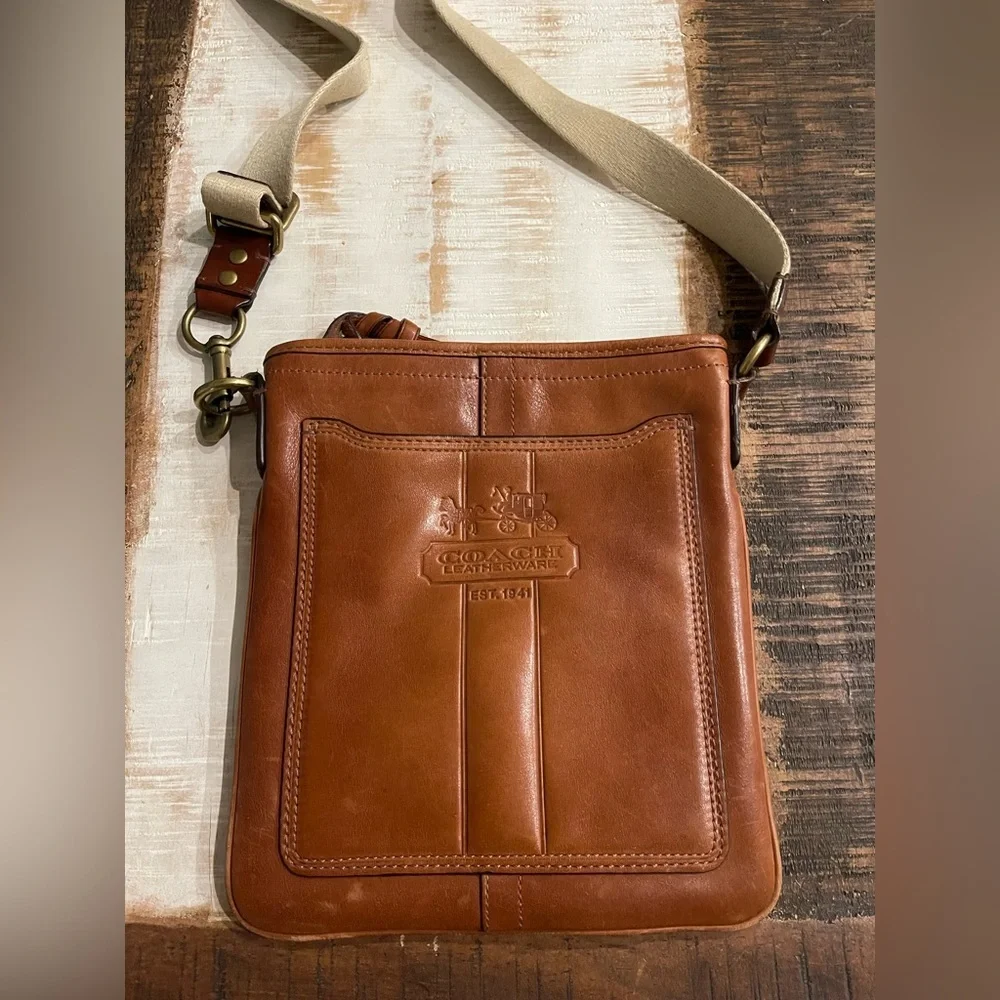 Coach Brown Leather Crossbody Bag | Classic Vintage Style | Adjustable Strap - Picture 2 of 7